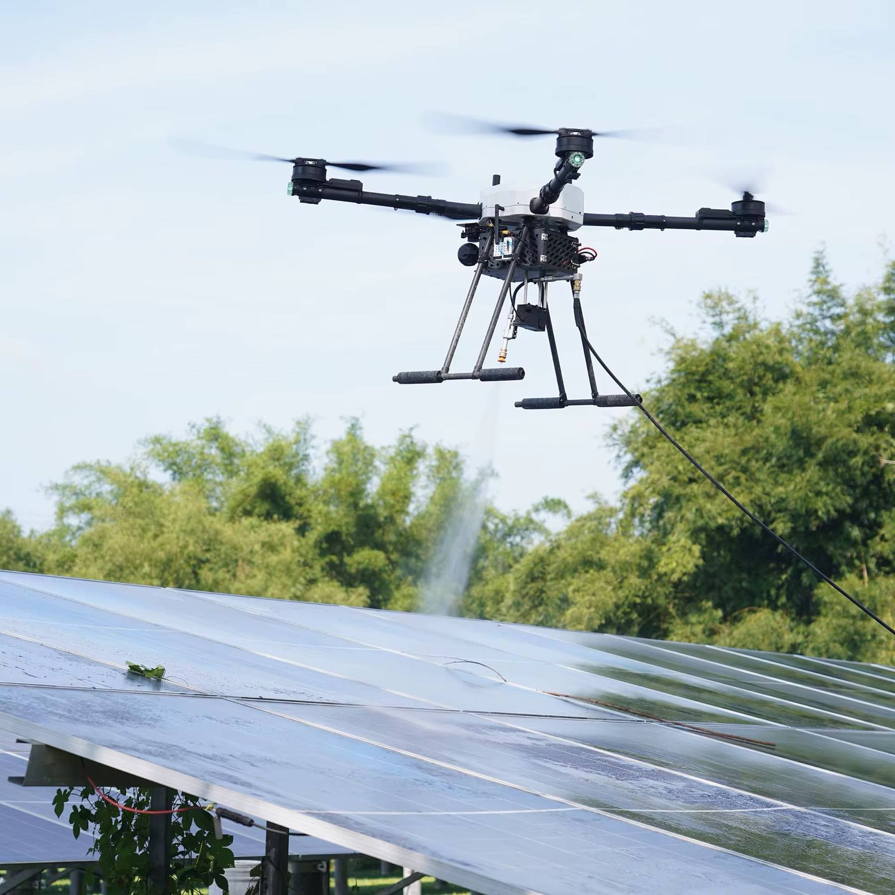 Solar cleaning drone Дрон за почистване на фасади и соларни панели NULA DR1 – Master Clean Bulgaria